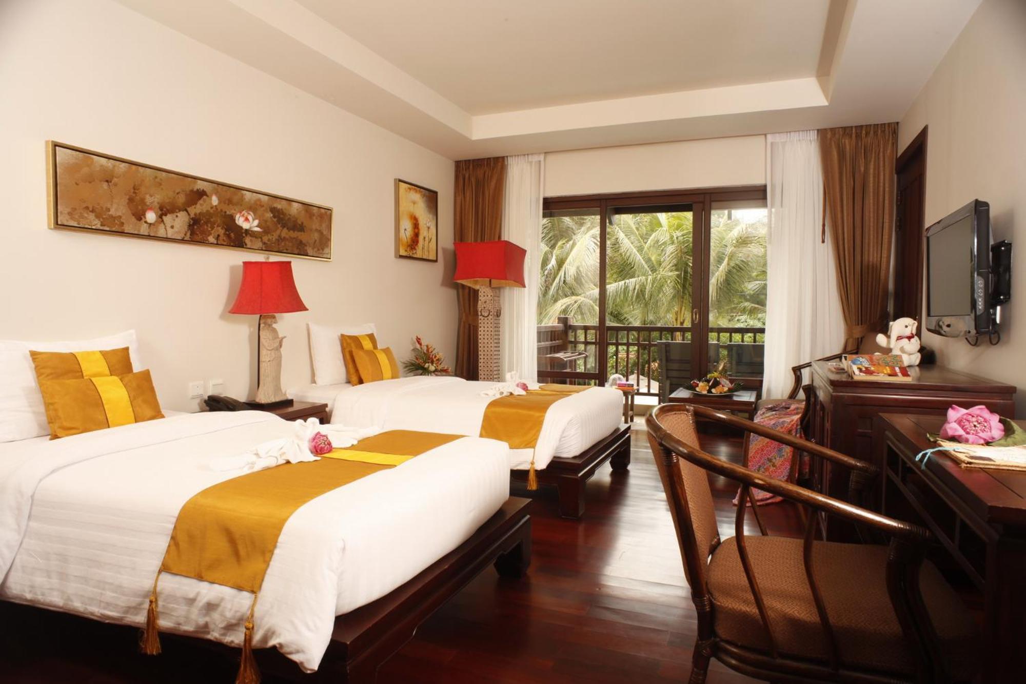 Chambre Double ou Lits Jumeaux Deluxe - Vue sur Piscine - Réservée aux Adultes